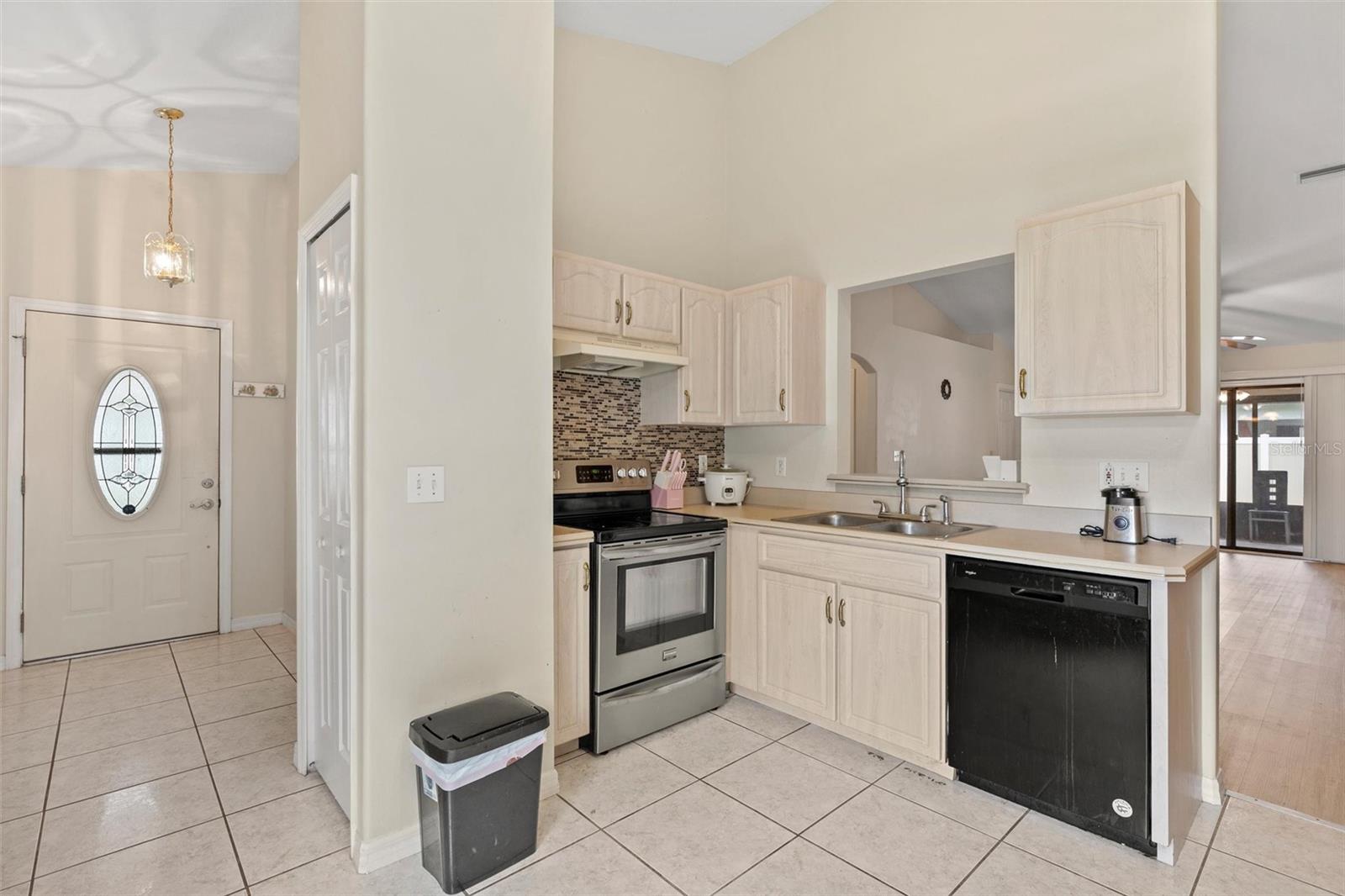 PALM COAST/EASTHAMPTON SEC 34 - Residential Income