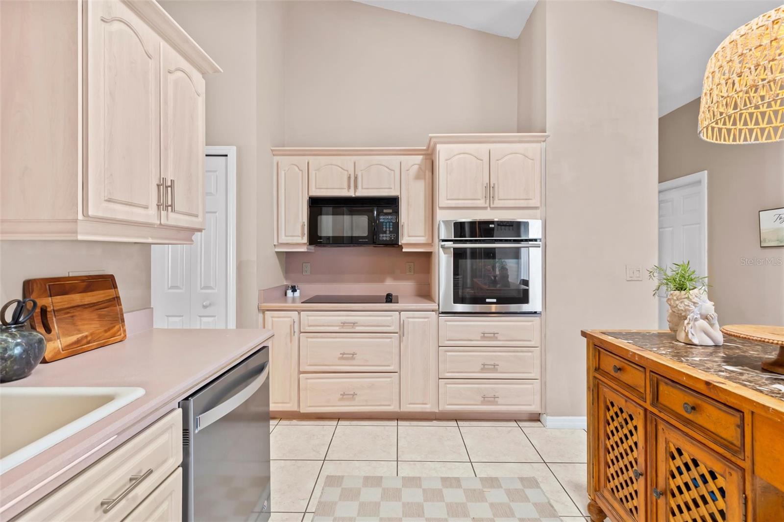 PALM COAST/EASTHAMPTON SEC 34 - Residential Income