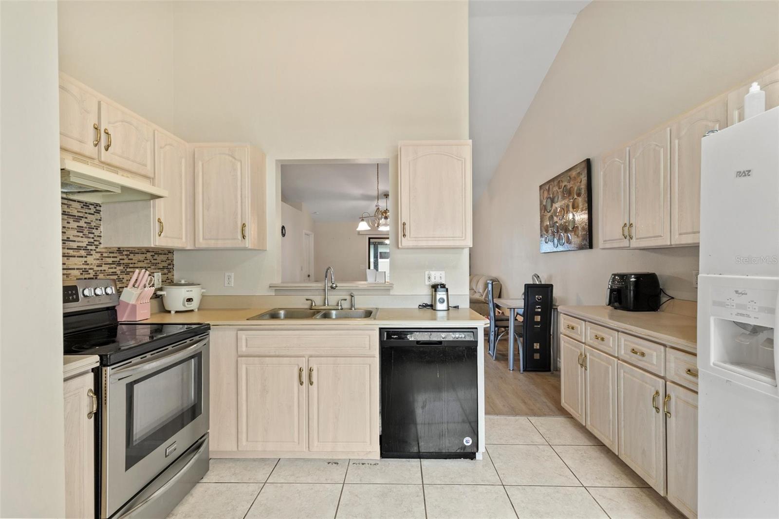PALM COAST/EASTHAMPTON SEC 34 - Residential Income