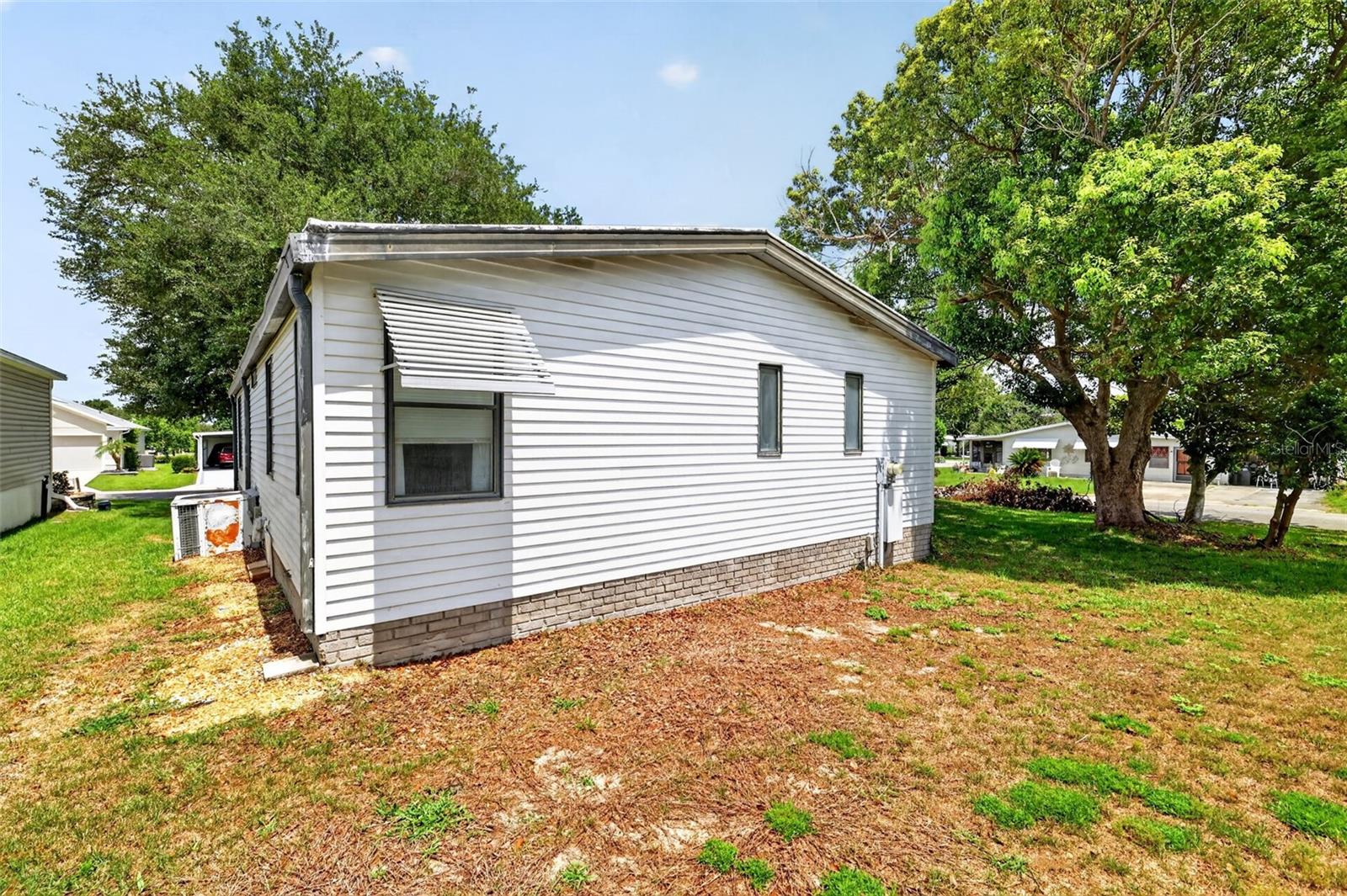 LADY LAKE ORANGE BLOSSOM GARDENS UNIT 09 - Residential