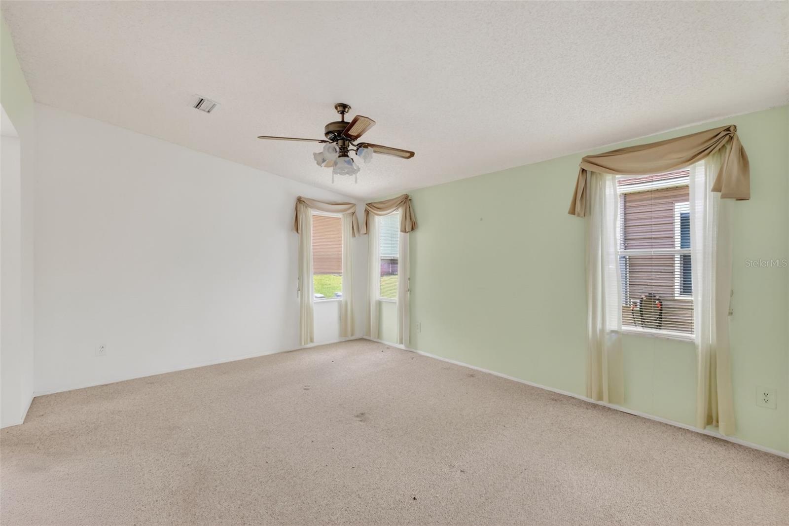LADY LAKE ORANGE BLOSSOM GARDENS UNIT 09 - Residential