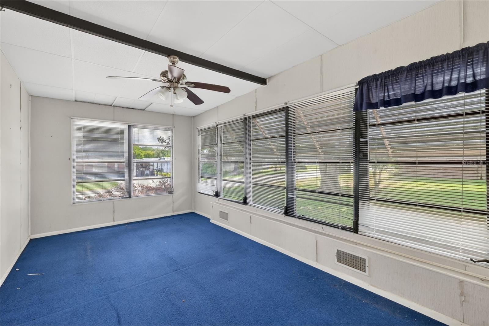 LADY LAKE ORANGE BLOSSOM GARDENS UNIT 09 - Residential