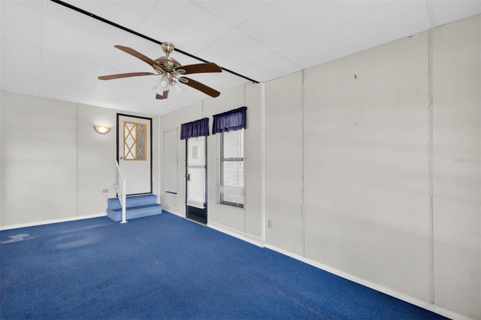 LADY LAKE ORANGE BLOSSOM GARDENS UNIT 09 - Residential