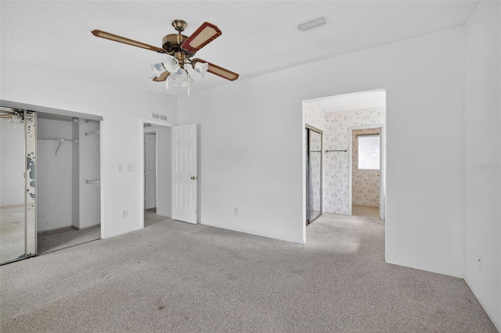 LADY LAKE ORANGE BLOSSOM GARDENS UNIT 09 - Residential