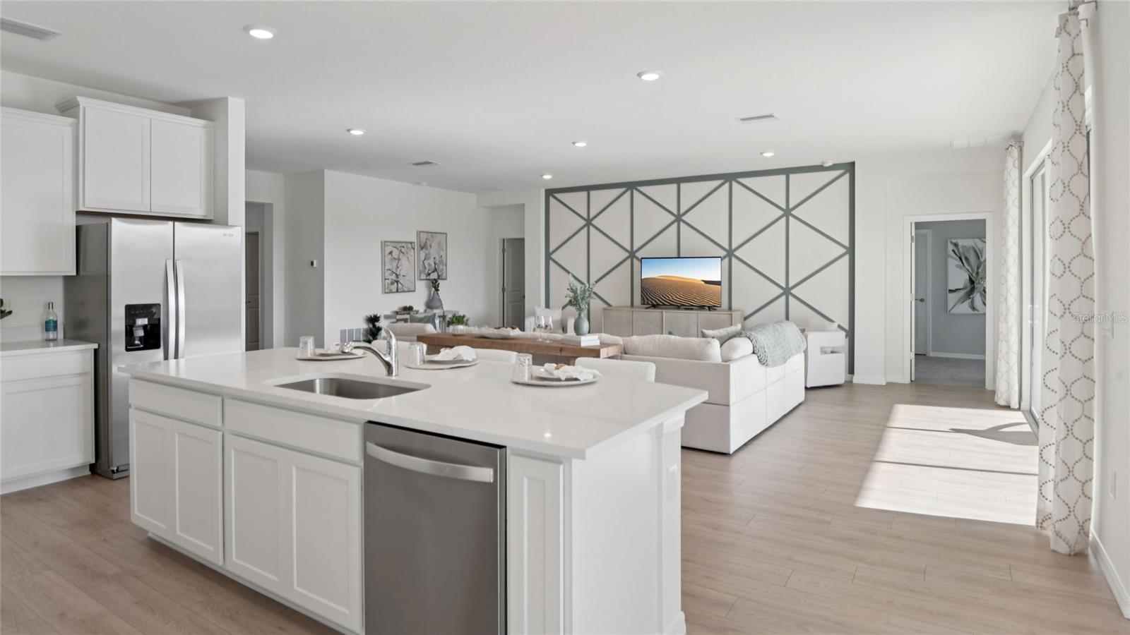TWISTED OAKS - Residential