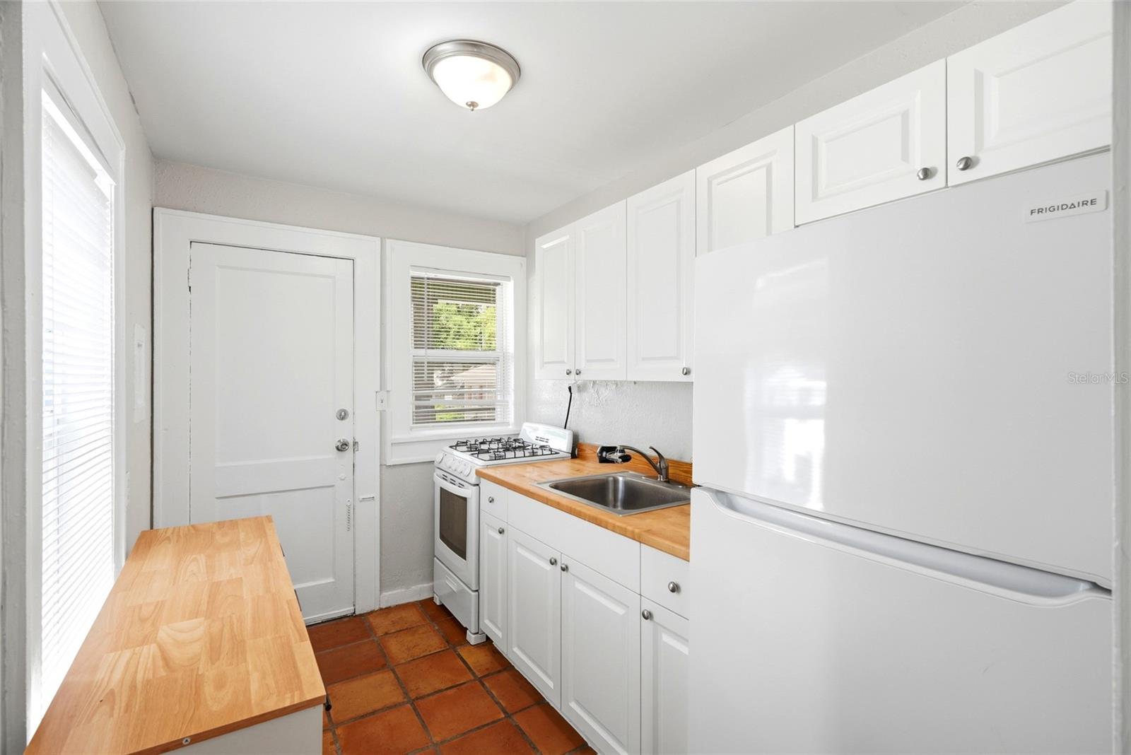KINYON & WOODS ADD - Residential Lease