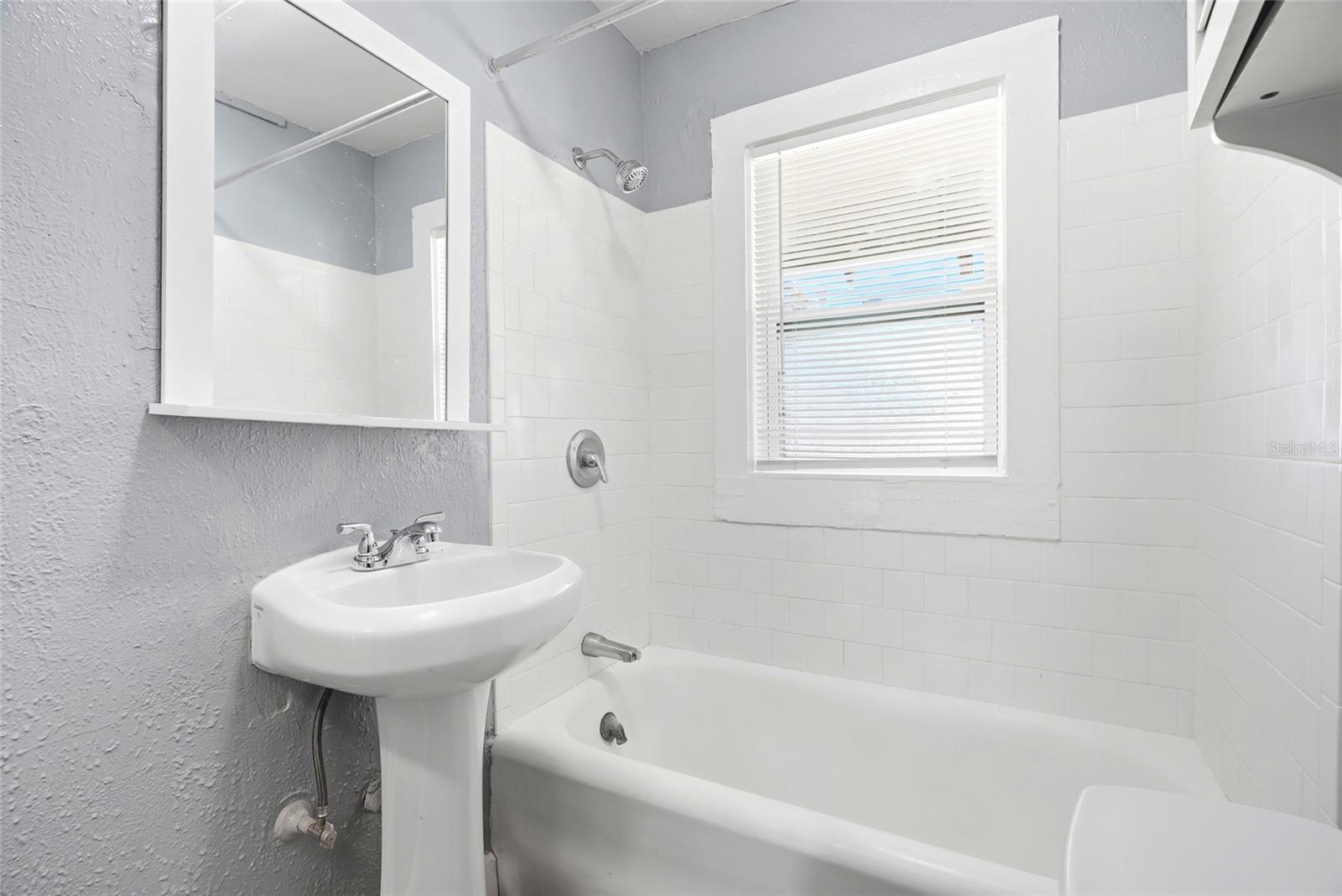 KINYON & WOODS ADD - Residential Lease