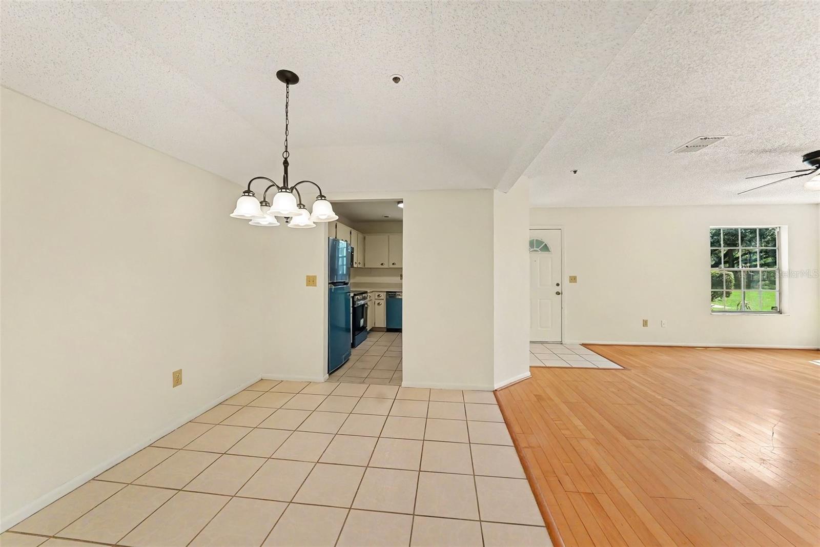 RAINTREE VILLAGE CONDO N - Residential