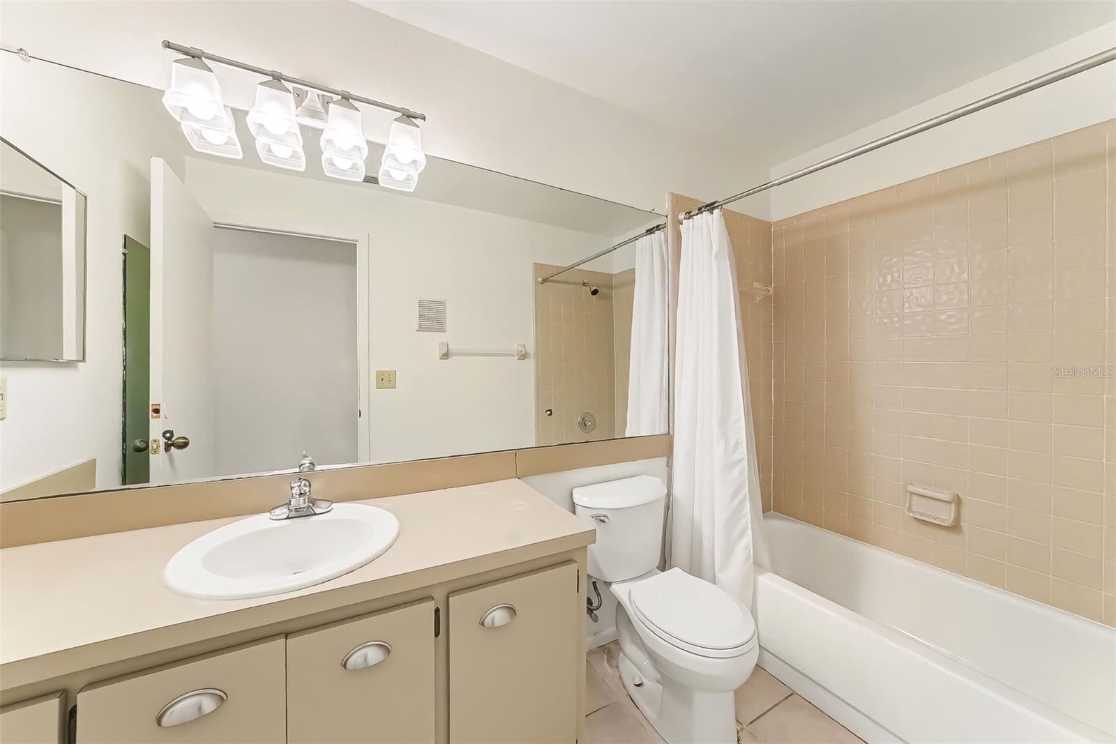 RAINTREE VILLAGE CONDO N - Residential