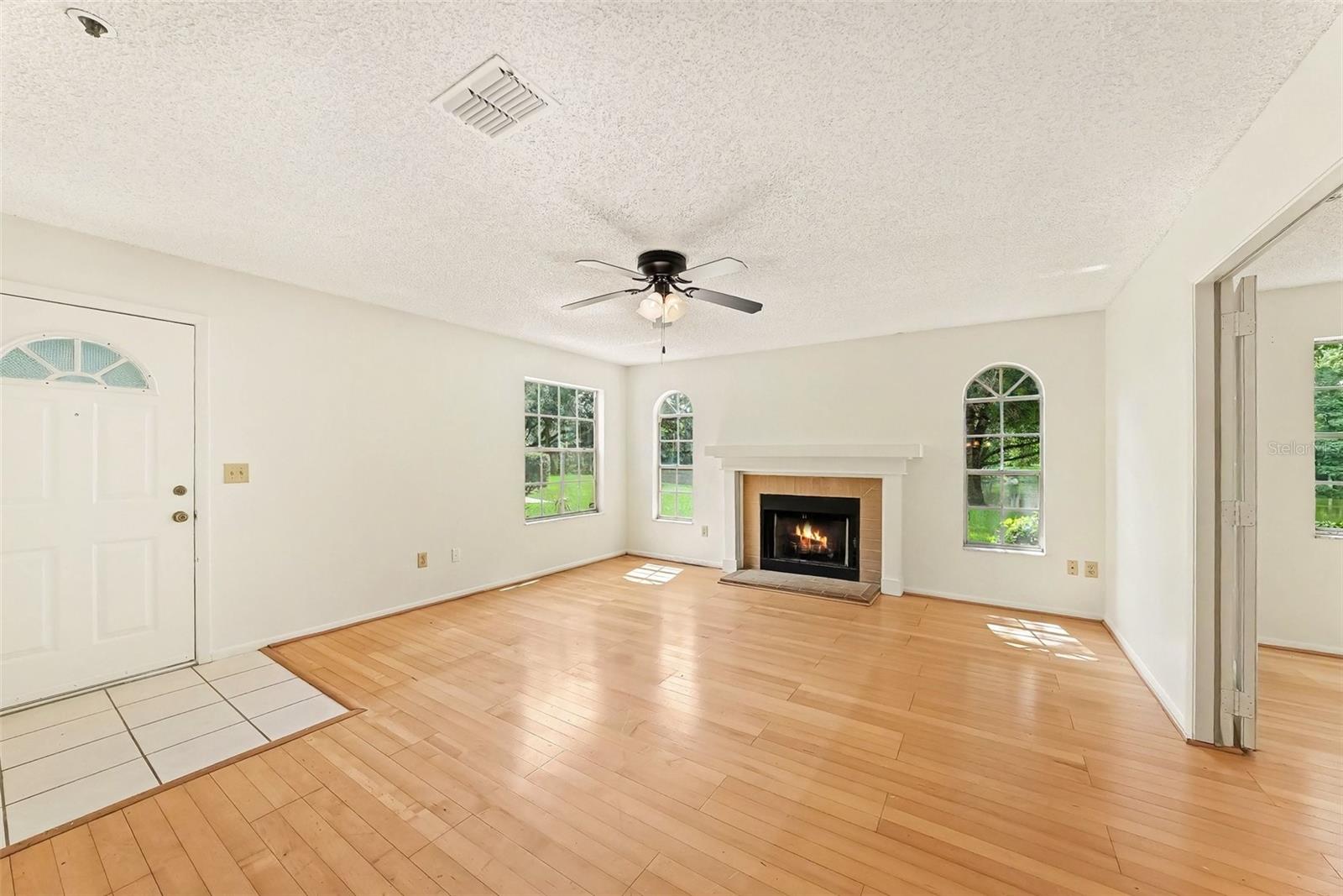 RAINTREE VILLAGE CONDO N - Residential