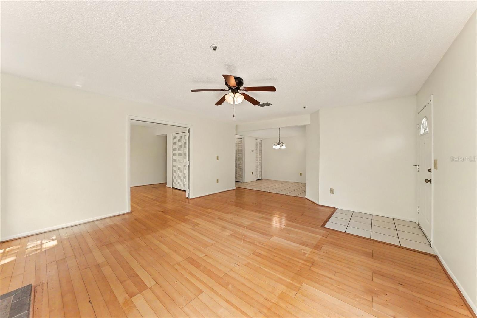 RAINTREE VILLAGE CONDO N - Residential