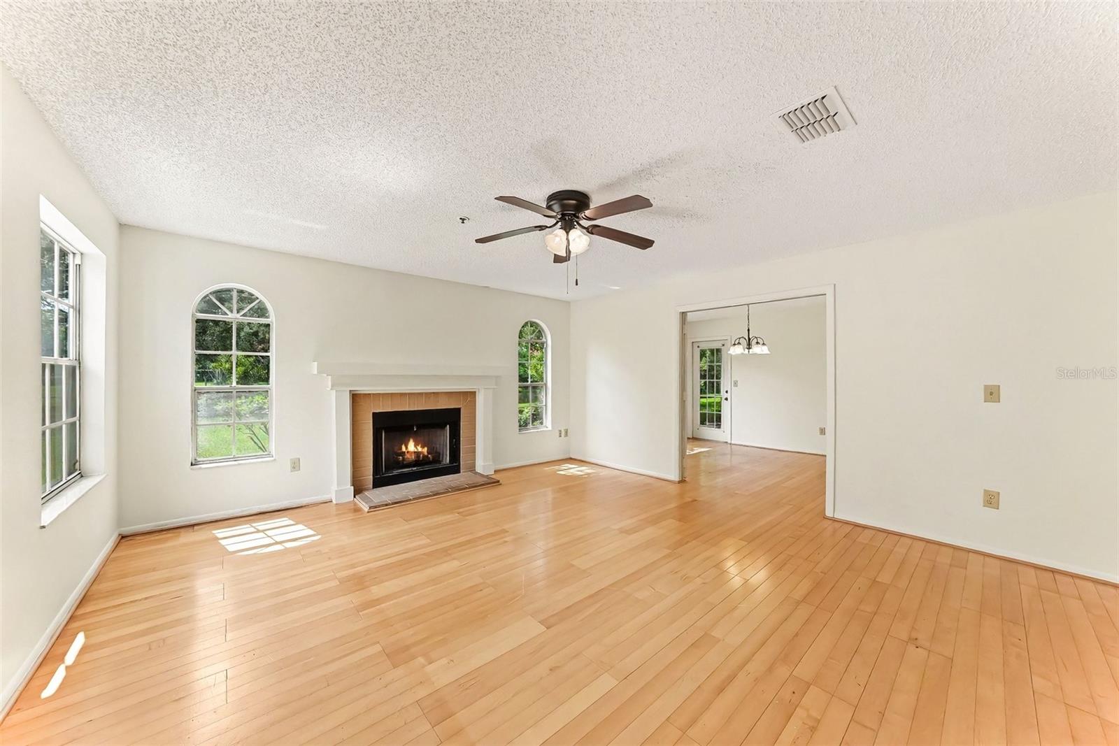 RAINTREE VILLAGE CONDO N - Residential
