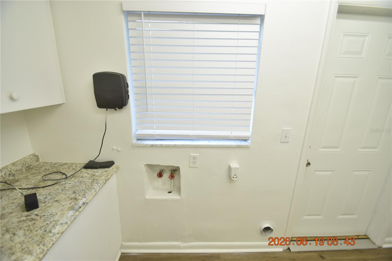 HARBOR LAKE ESTATES - Residential Lease