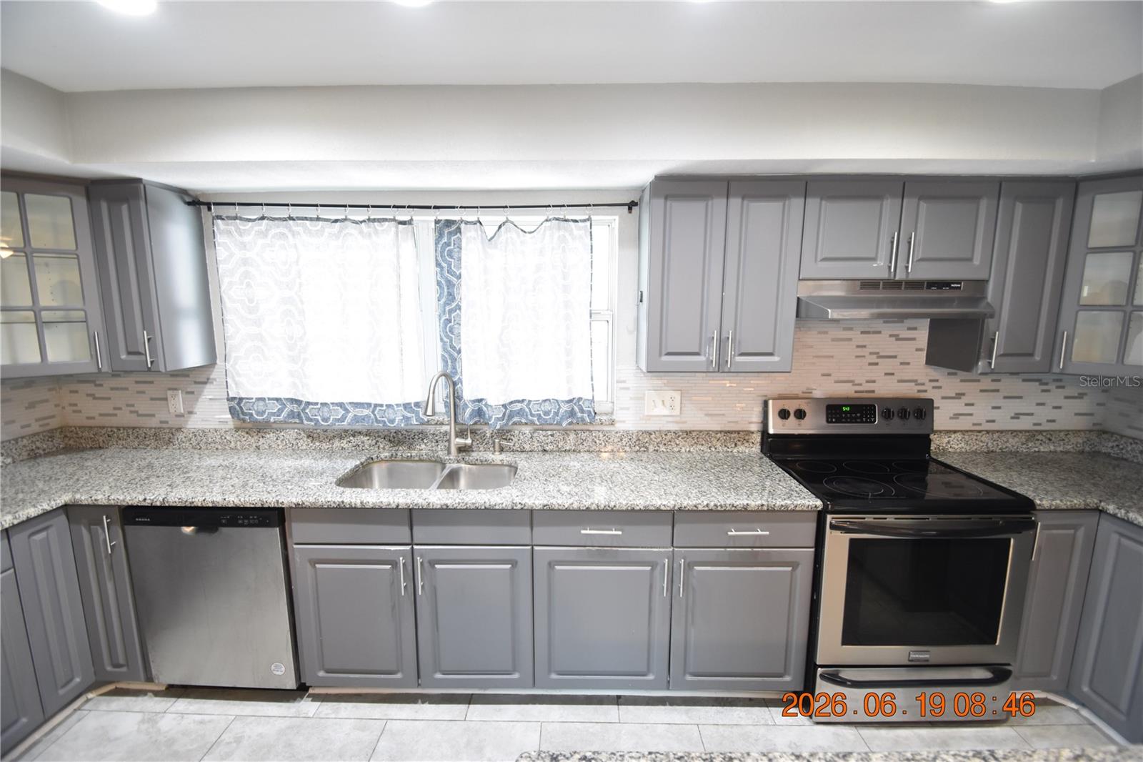 HARBOR LAKE ESTATES - Residential Lease