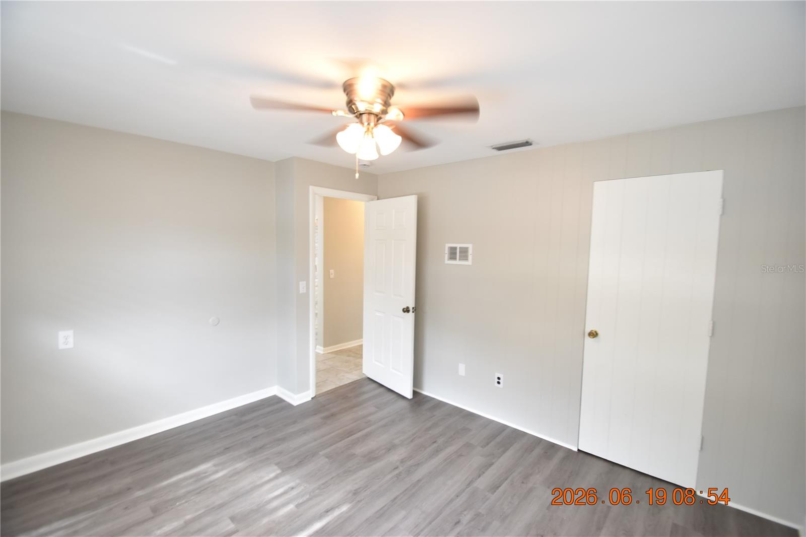 HARBOR LAKE ESTATES - Residential Lease