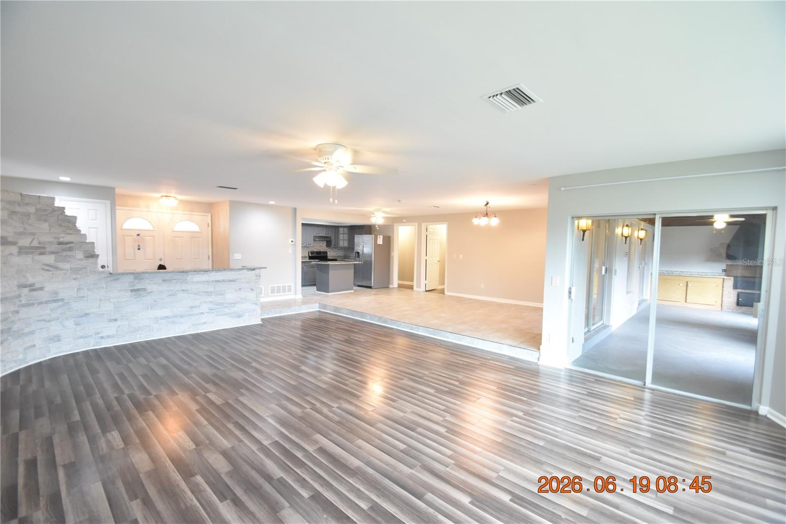HARBOR LAKE ESTATES - Residential Lease