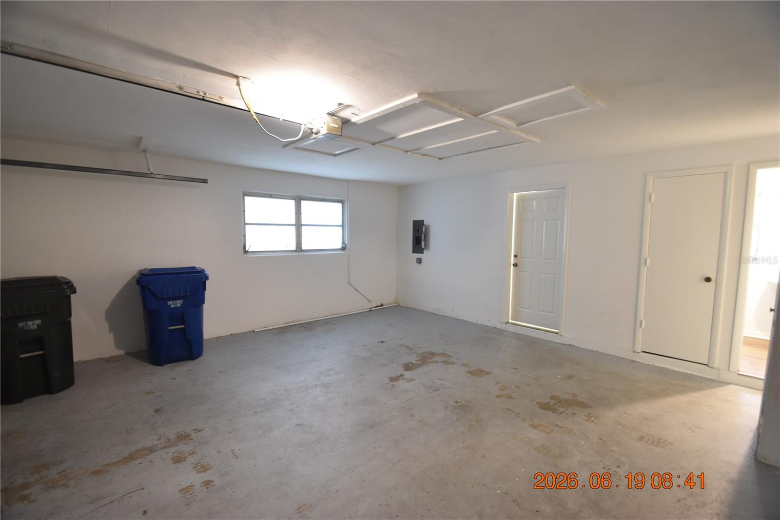 HARBOR LAKE ESTATES - Residential Lease