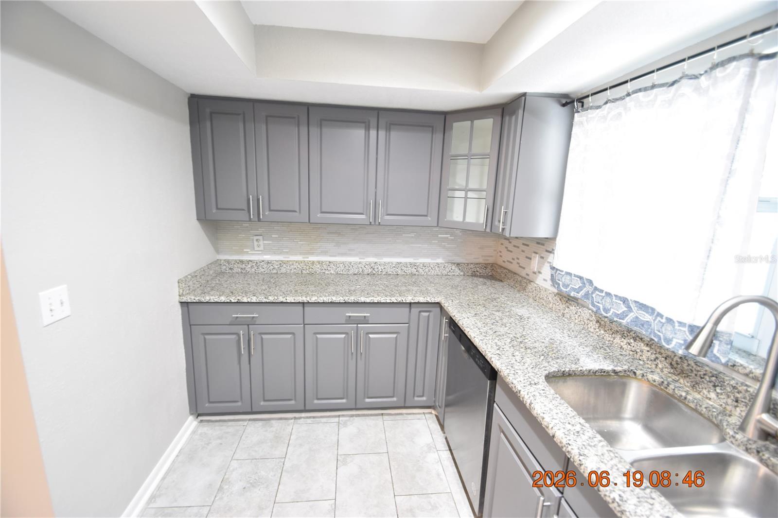 HARBOR LAKE ESTATES - Residential Lease