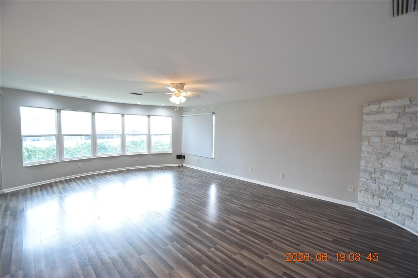 HARBOR LAKE ESTATES - Residential Lease