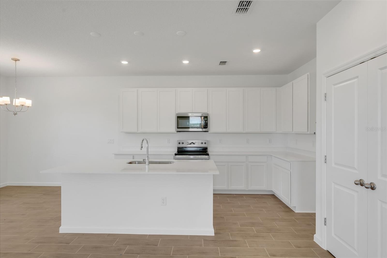 RESERVES AT HAMMOCK OAKS - Residential