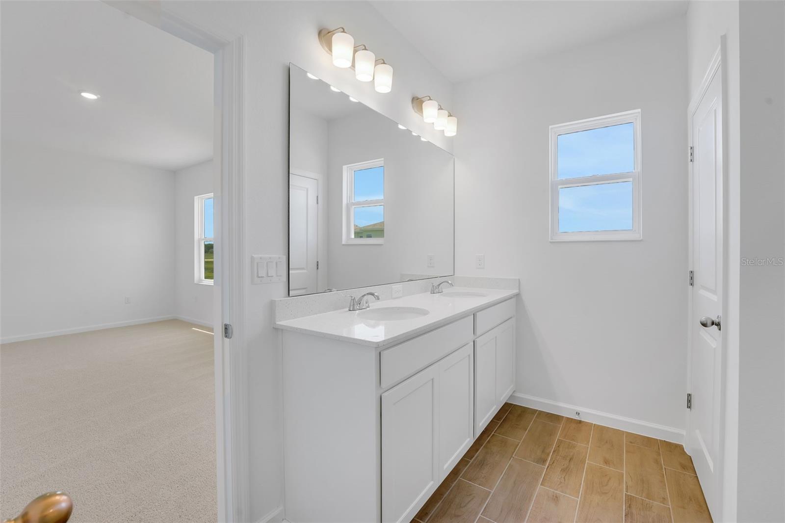 RESERVES AT HAMMOCK OAKS - Residential