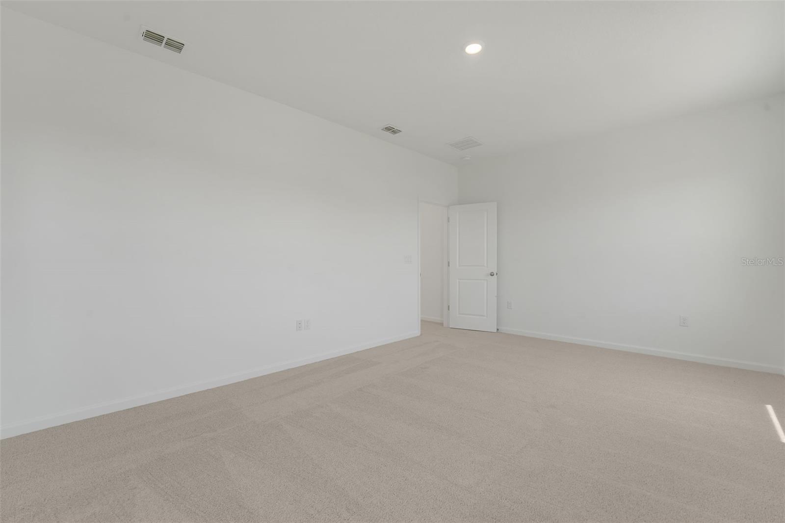 RESERVES AT HAMMOCK OAKS - Residential