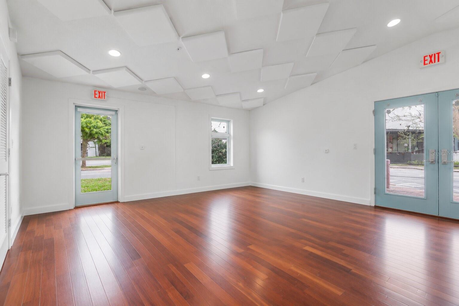 MOUNT VERNON HEIGHTS - Commercial Sale