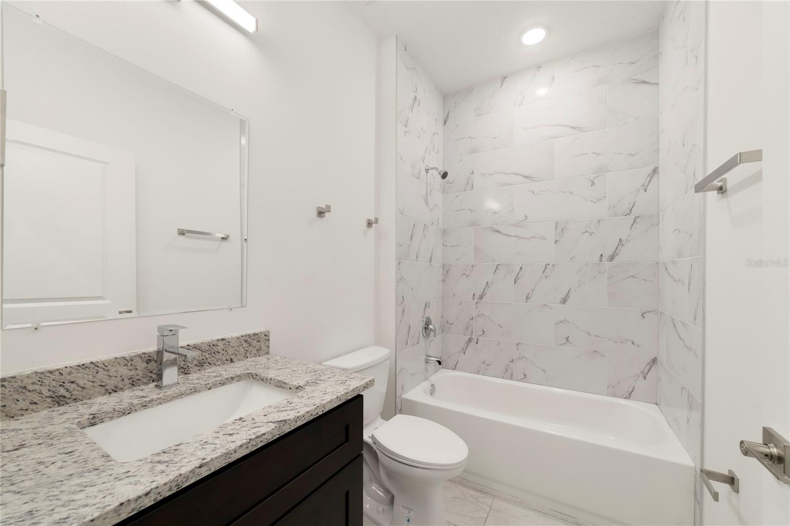 CITRUS SPGS UNIT 03 - Residential Lease