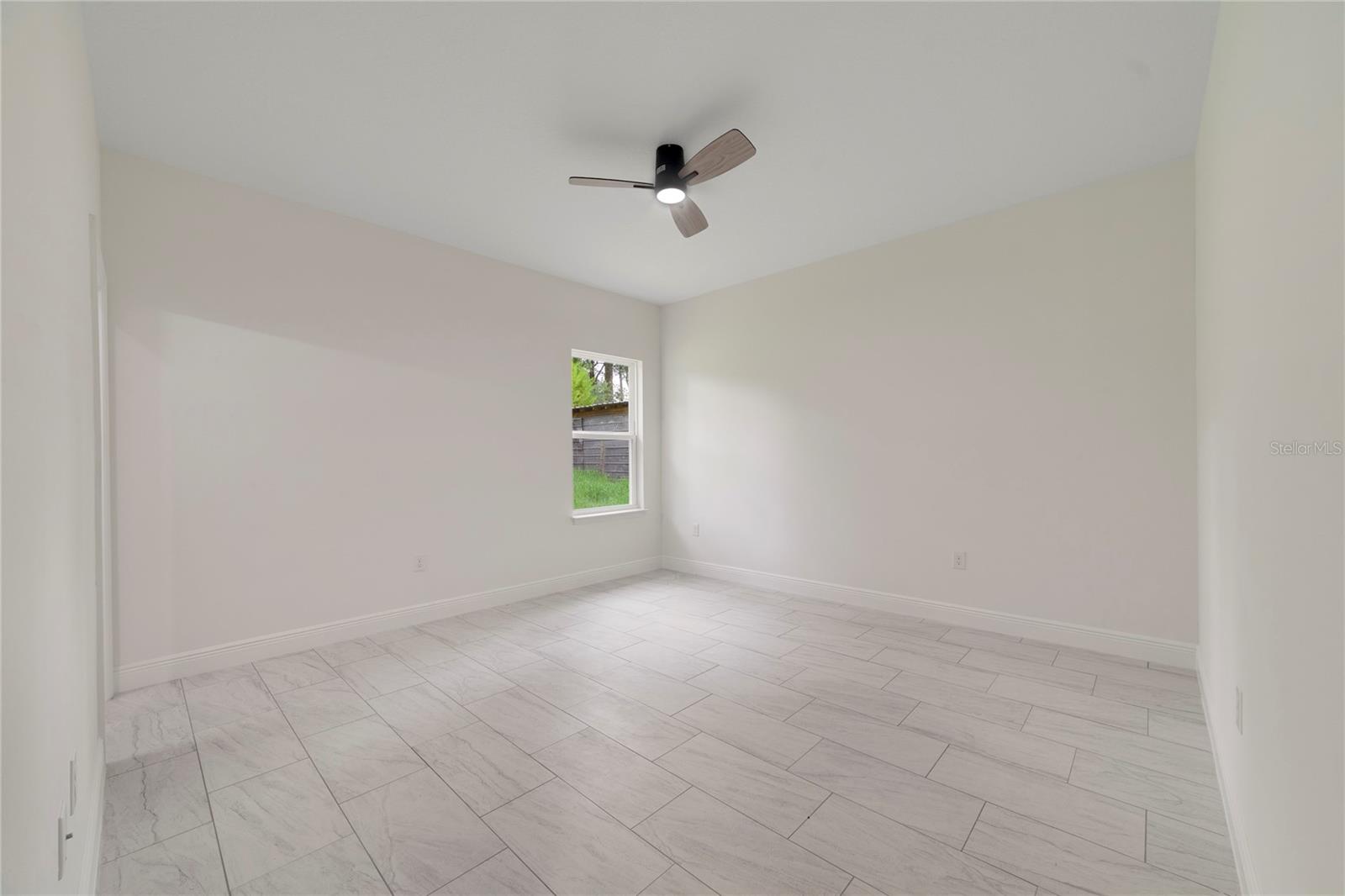 CITRUS SPGS UNIT 03 - Residential Lease