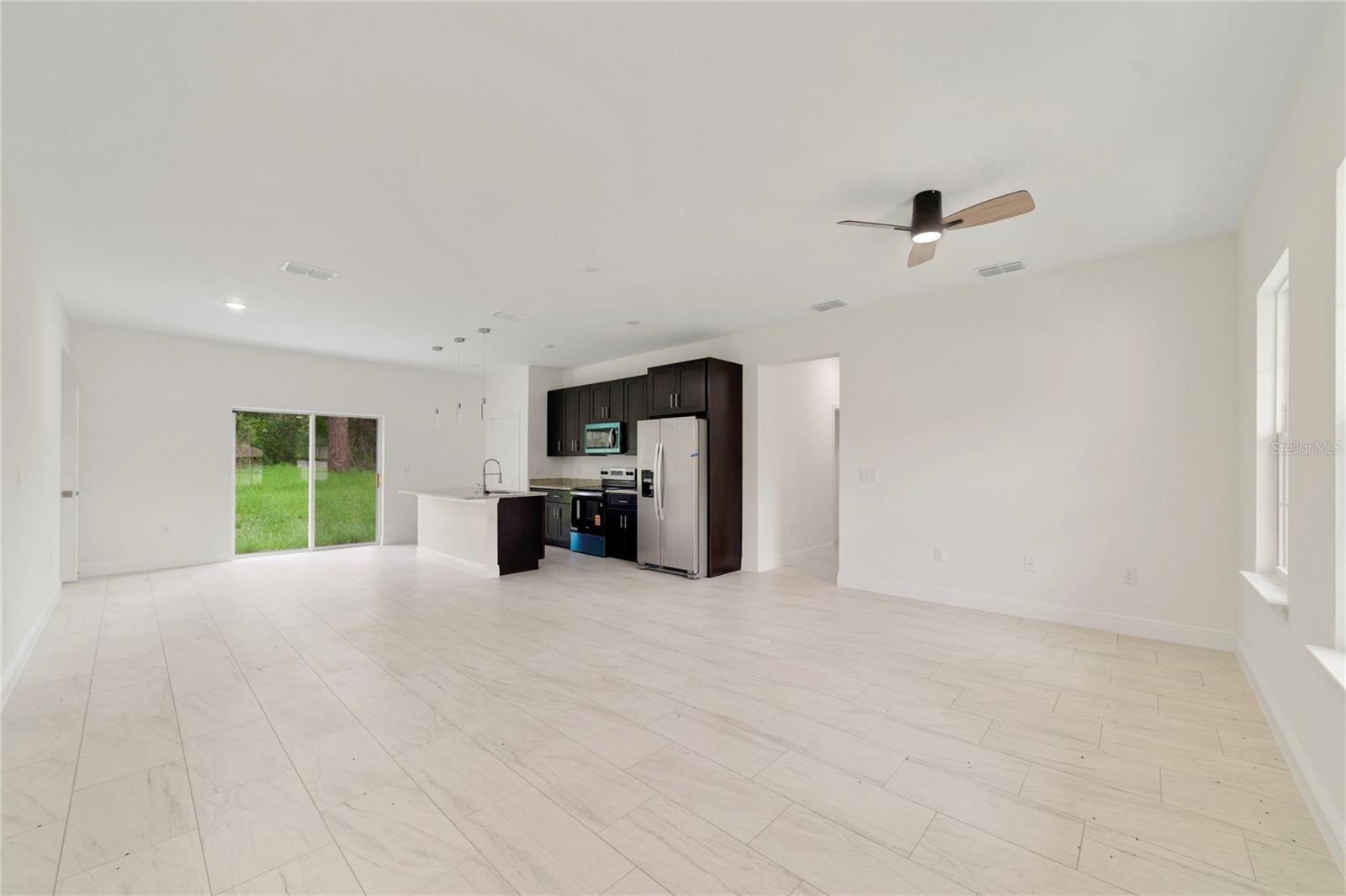 CITRUS SPGS UNIT 03 - Residential Lease