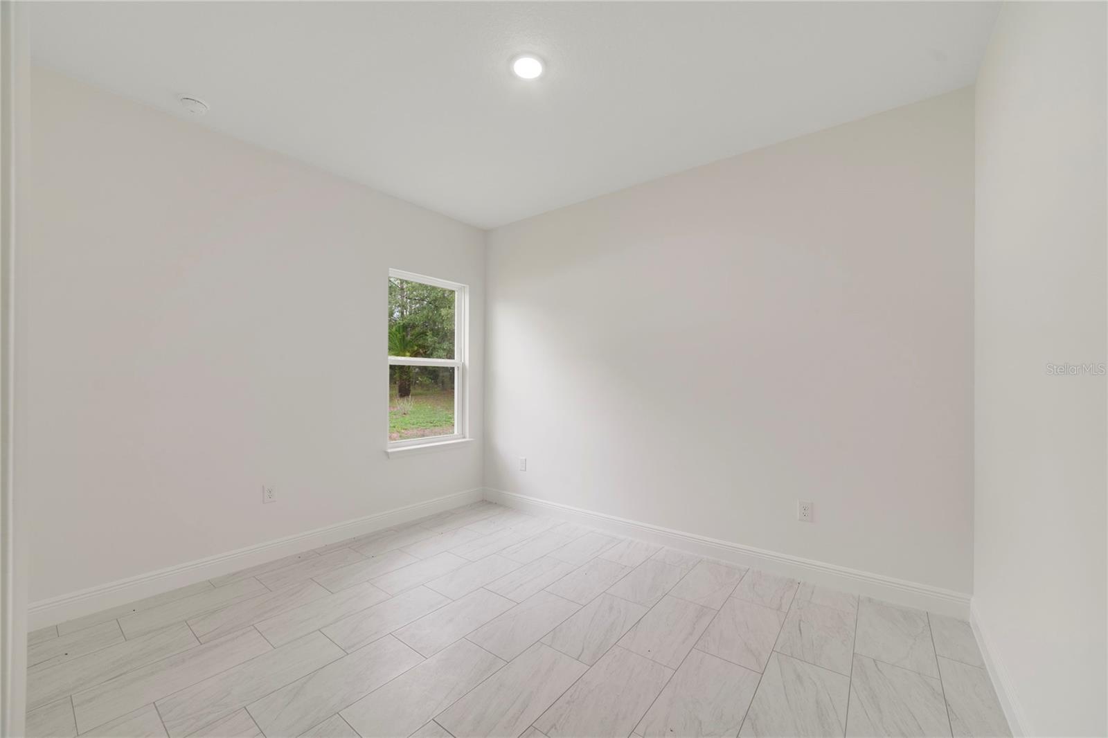 CITRUS SPGS UNIT 03 - Residential Lease