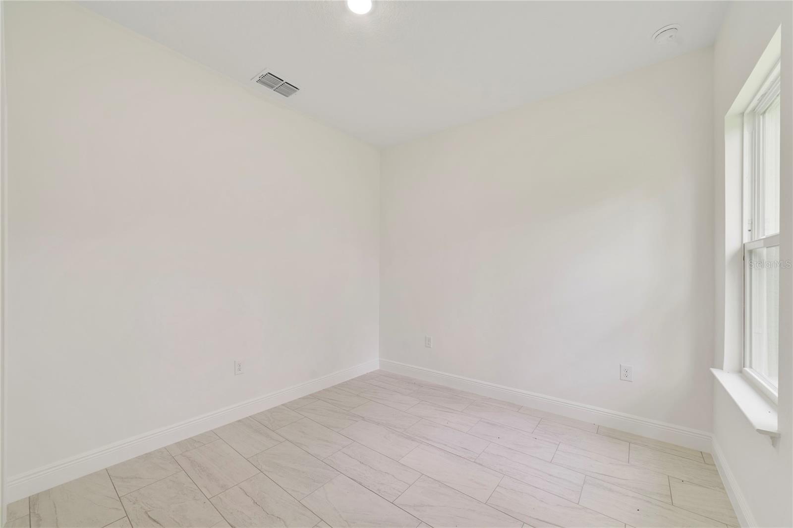 CITRUS SPGS UNIT 03 - Residential Lease