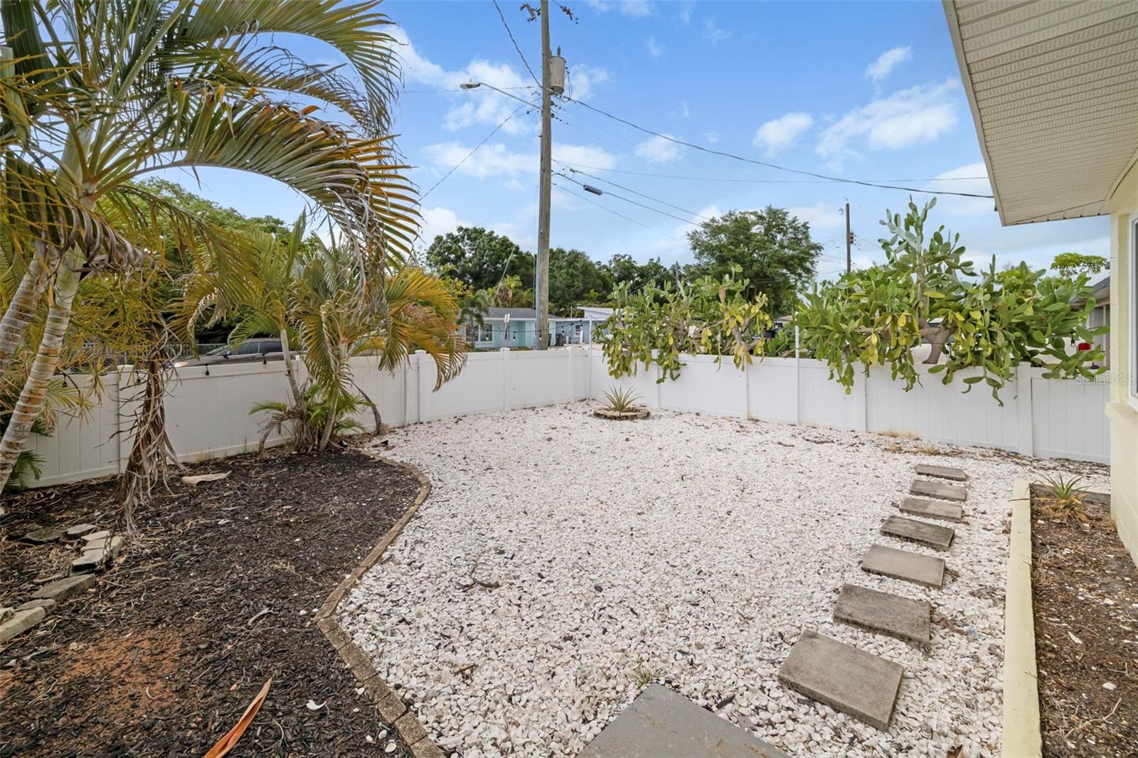 ACREAGE - Residential