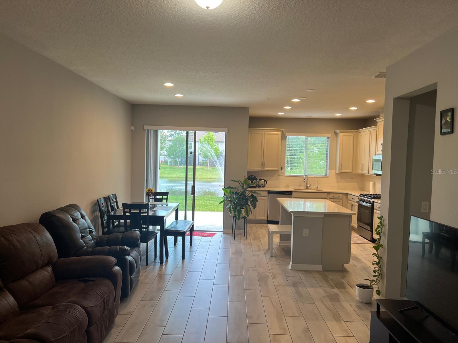 TOWNS AT WHITE CEDAR - Residential Lease