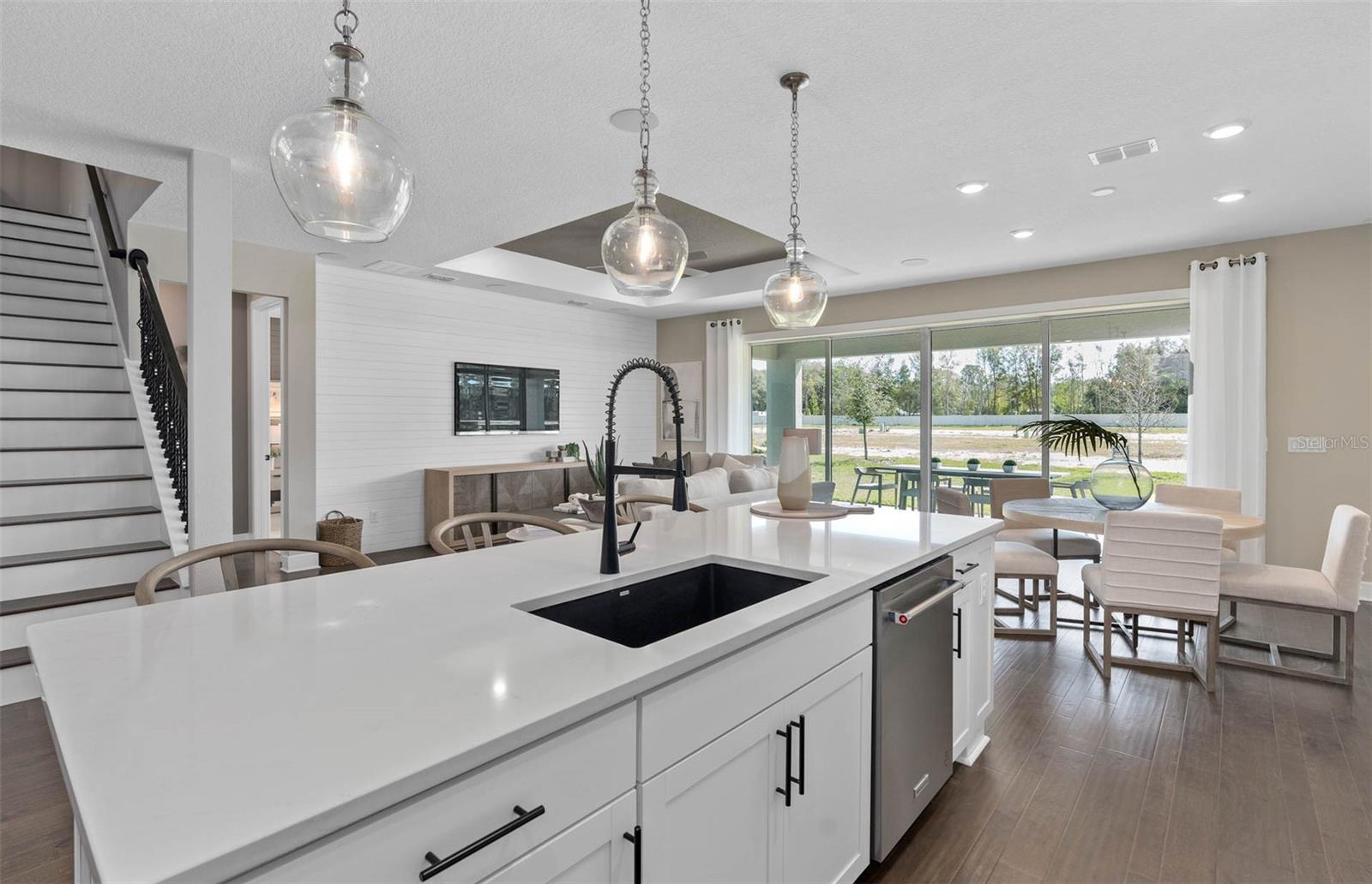 SUNRISE ESTATES - Residential