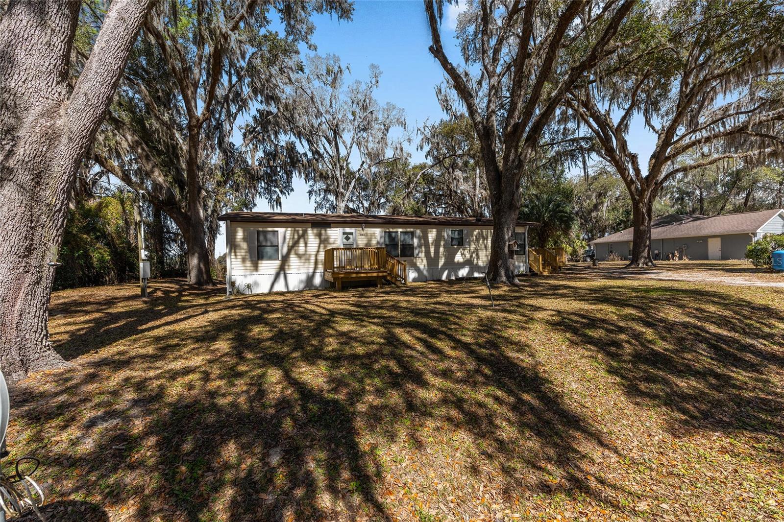 RIVER RETREATS - Residential