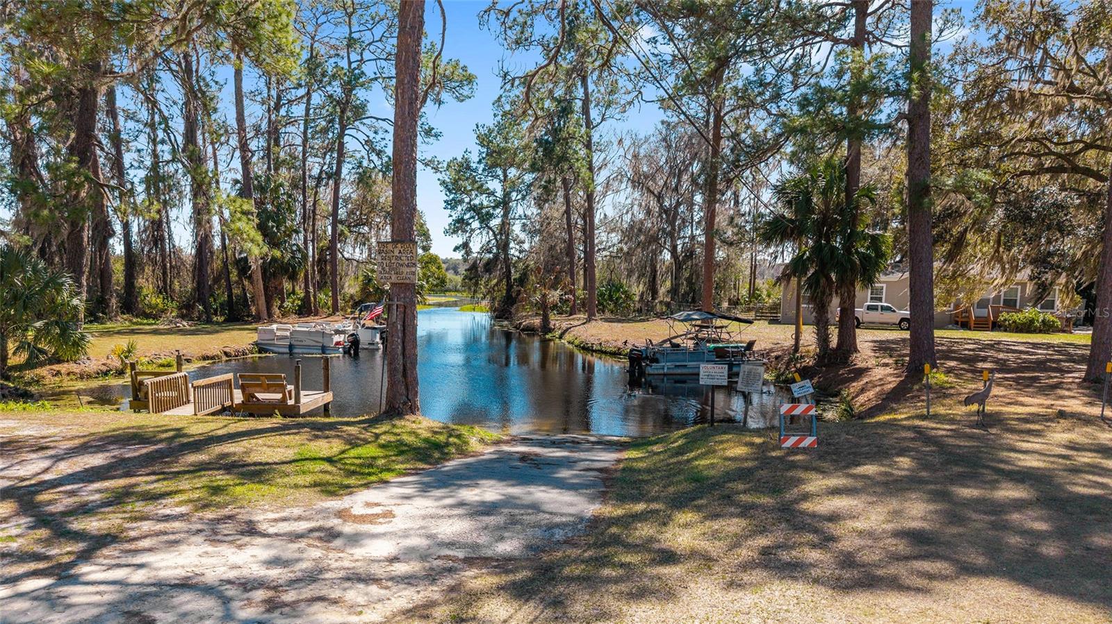 RIVER RETREATS - Residential