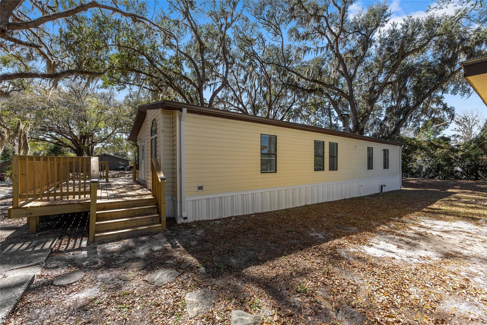 RIVER RETREATS - Residential