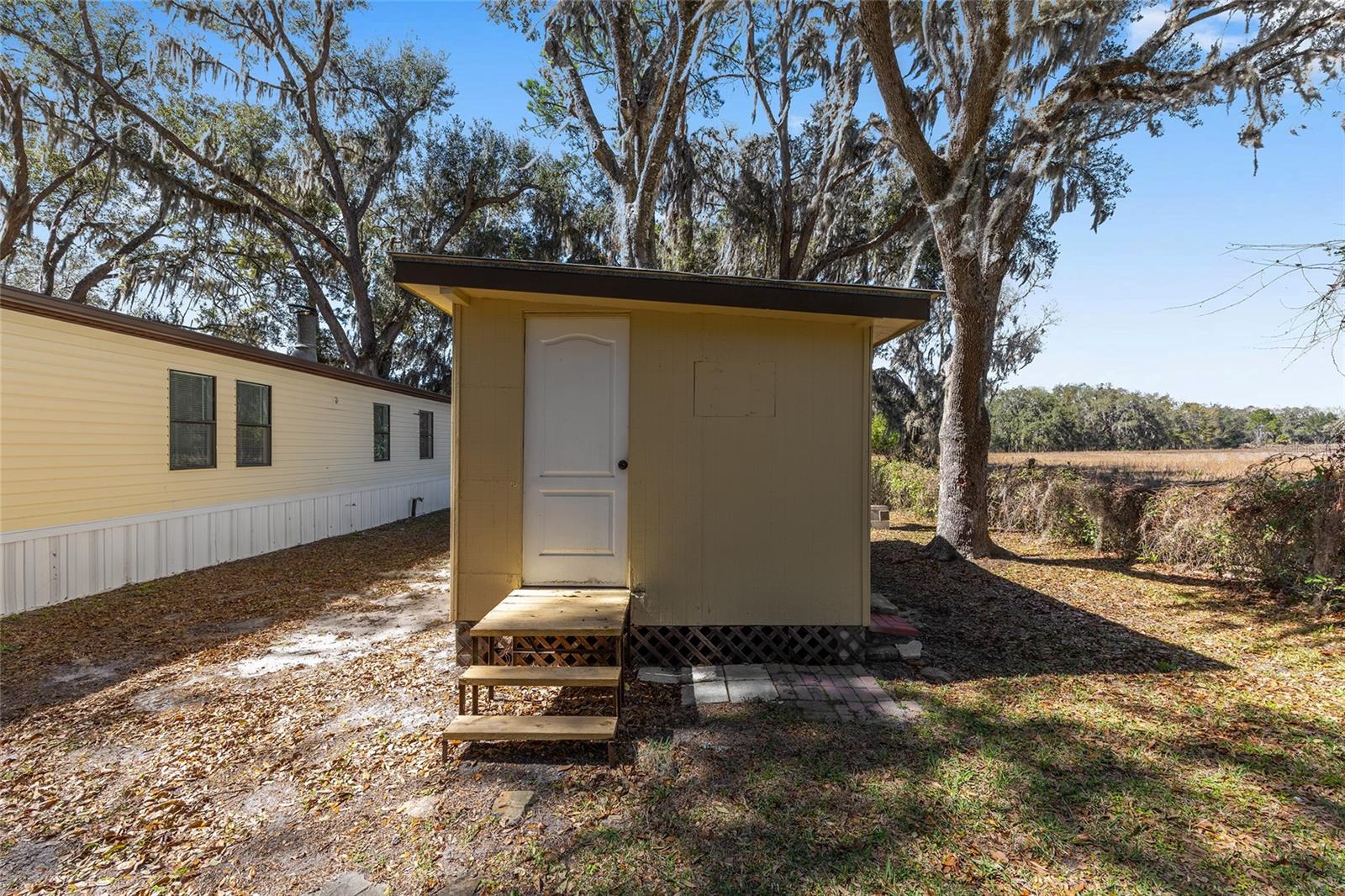 RIVER RETREATS - Residential
