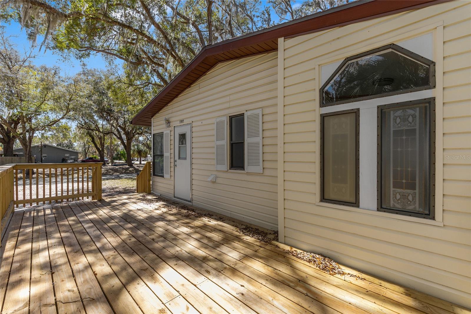 RIVER RETREATS - Residential