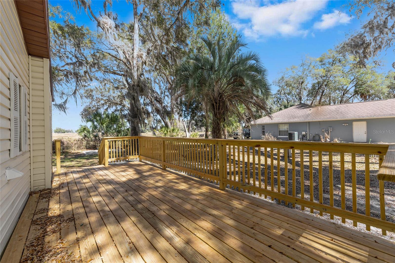 RIVER RETREATS - Residential