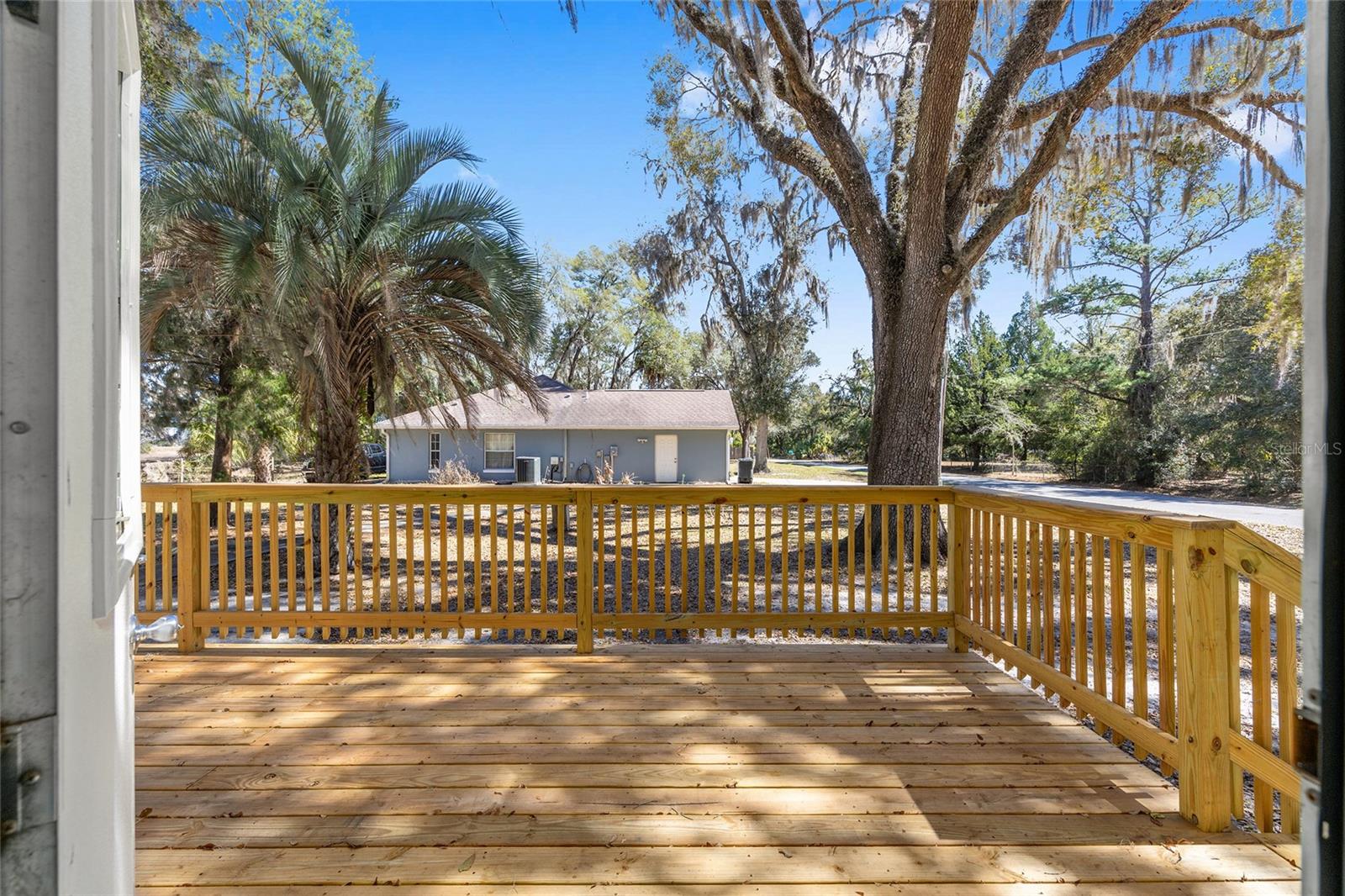 RIVER RETREATS - Residential