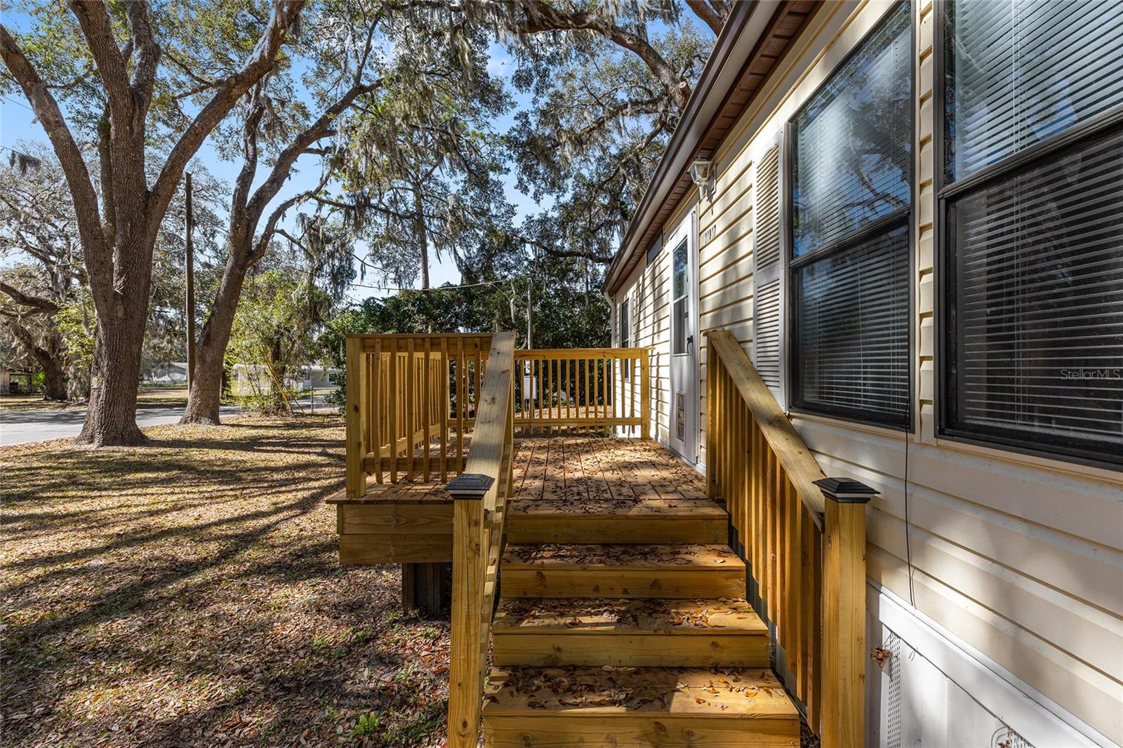 RIVER RETREATS - Residential