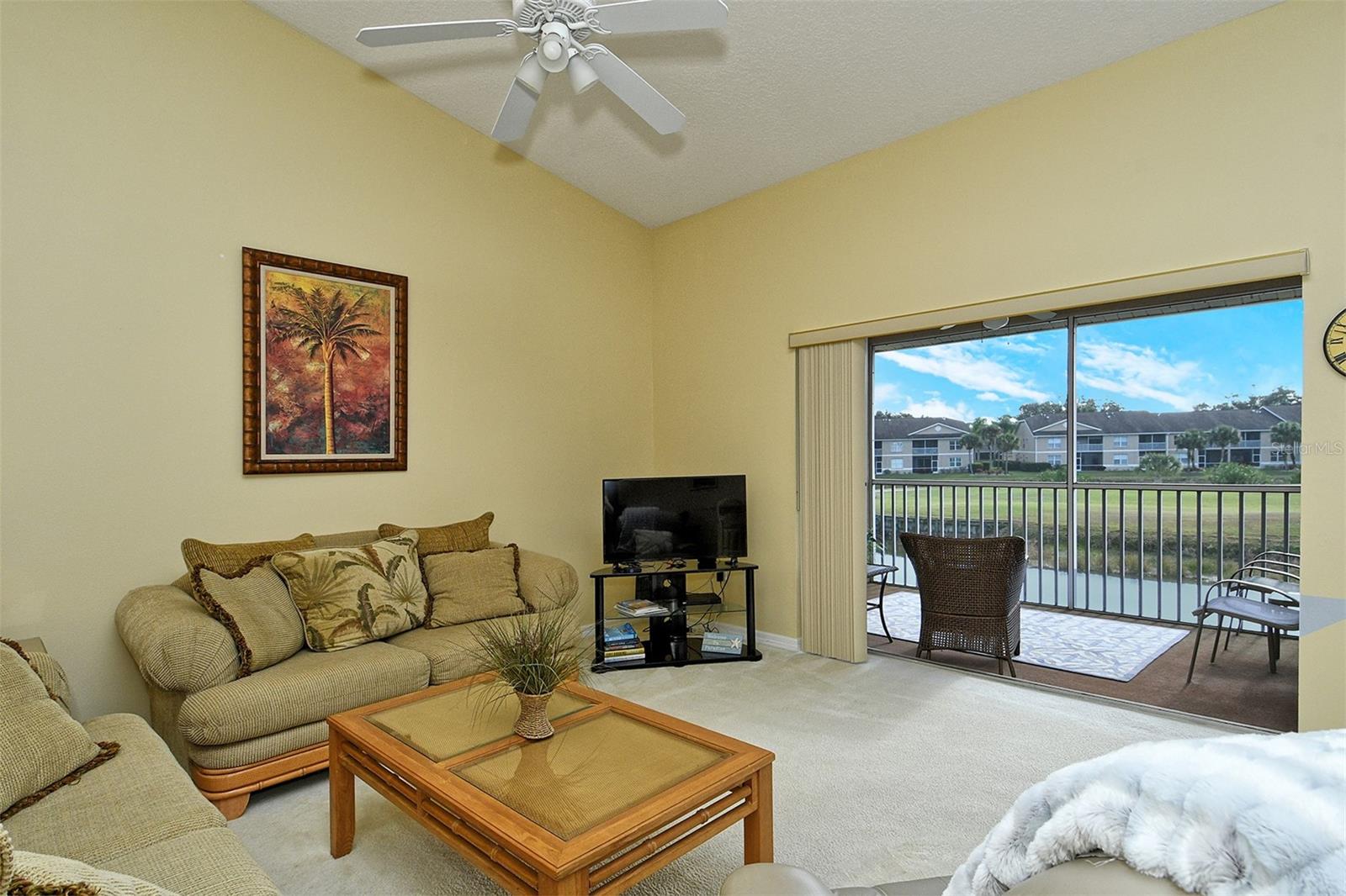HERITAGE OAKS GOLF & COUNTRY CLUB - Residential