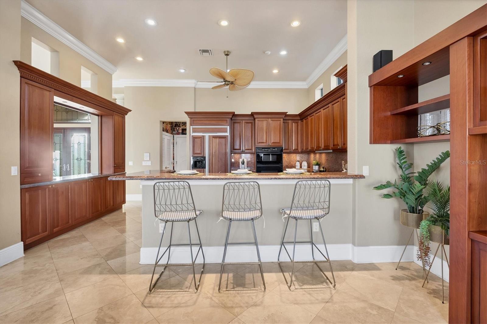 COUNTRY CLUB SHORES - Residential