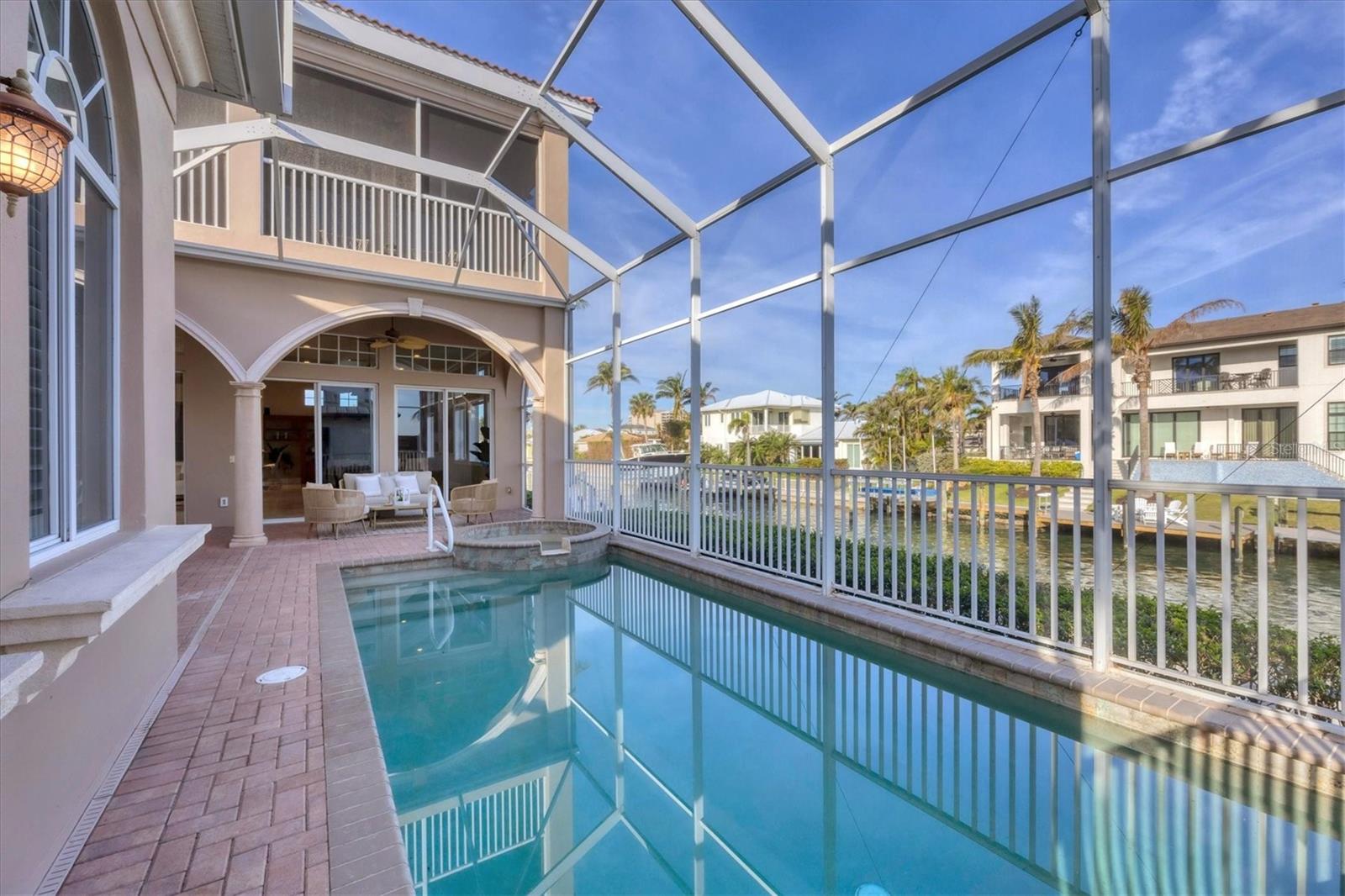 COUNTRY CLUB SHORES - Residential