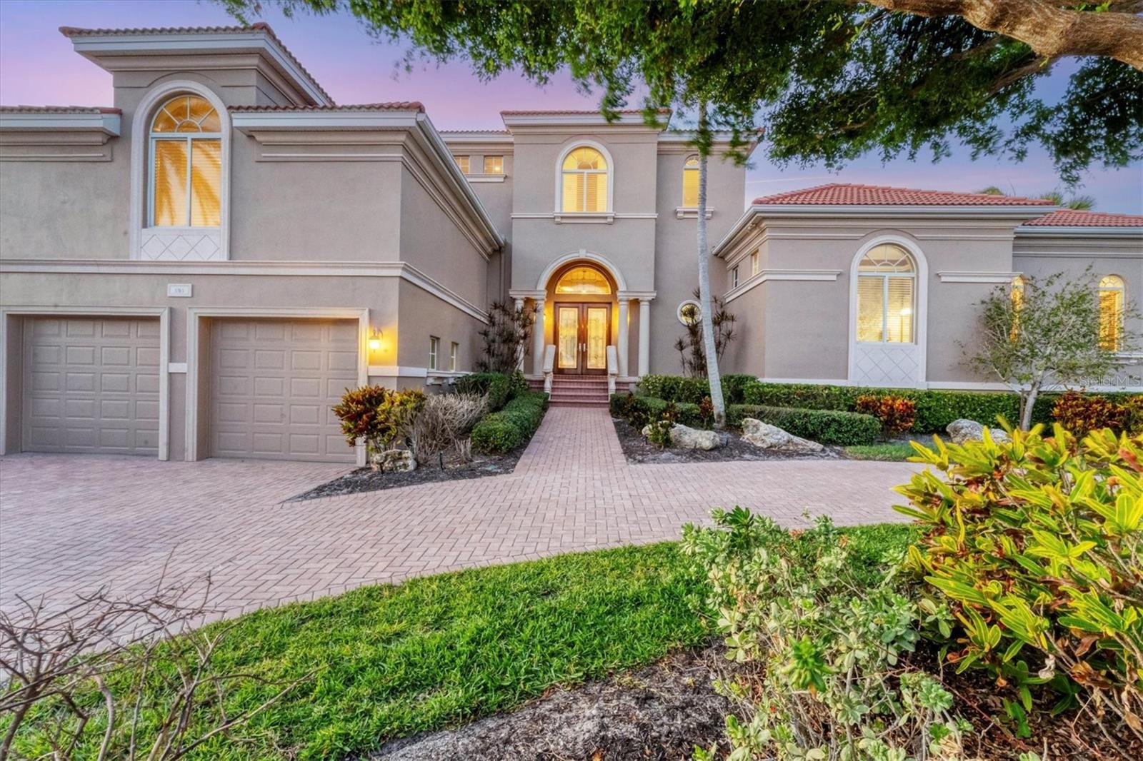 COUNTRY CLUB SHORES - Residential