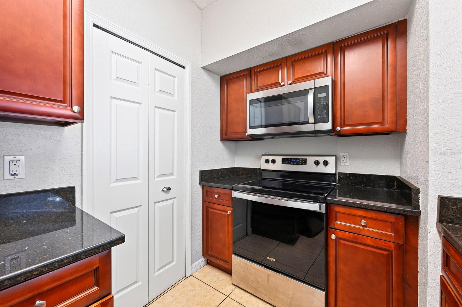 CHARLES TOWNE/PK CENTRAL CONDO - Residential