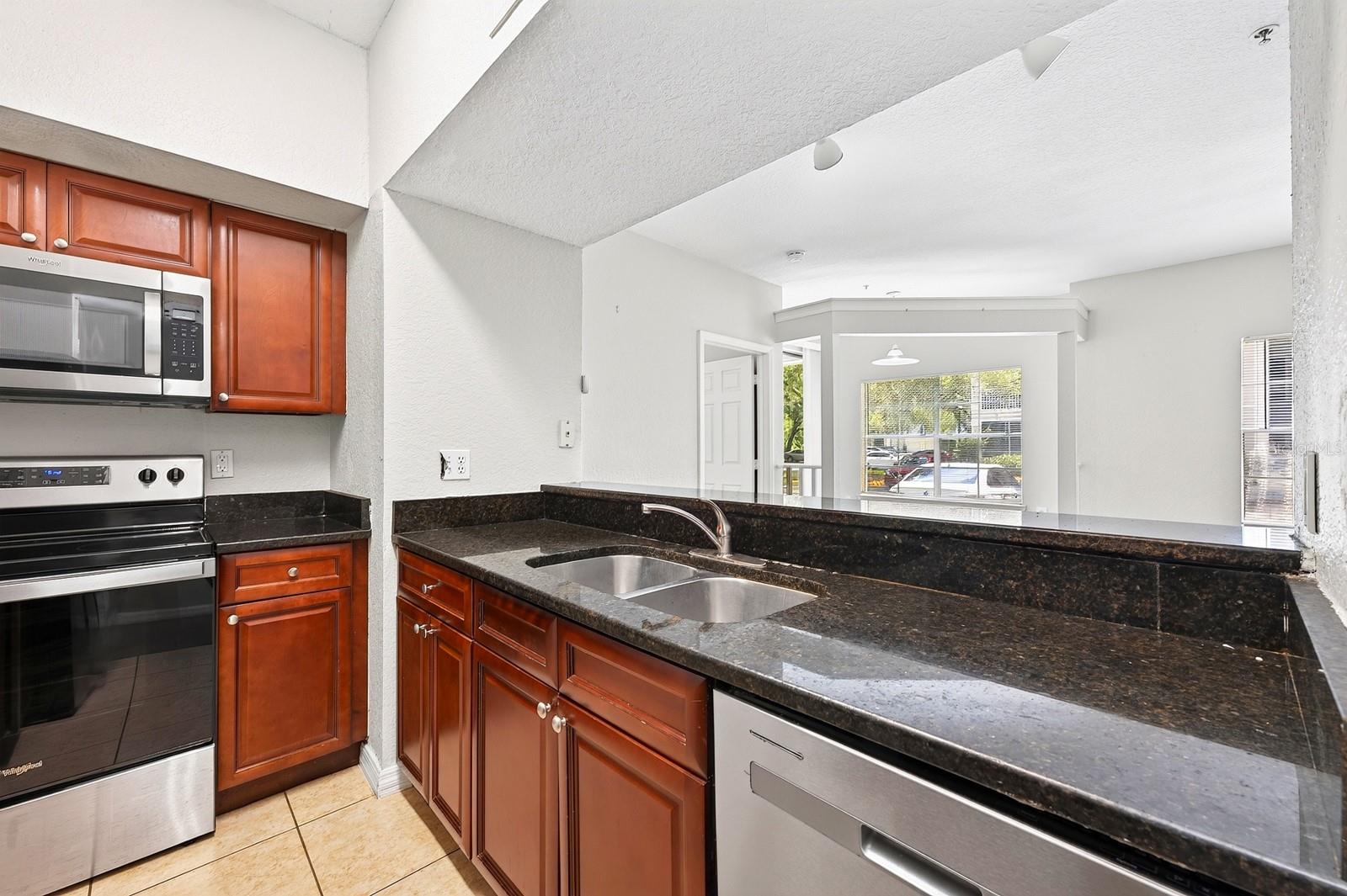 CHARLES TOWNE/PK CENTRAL CONDO - Residential