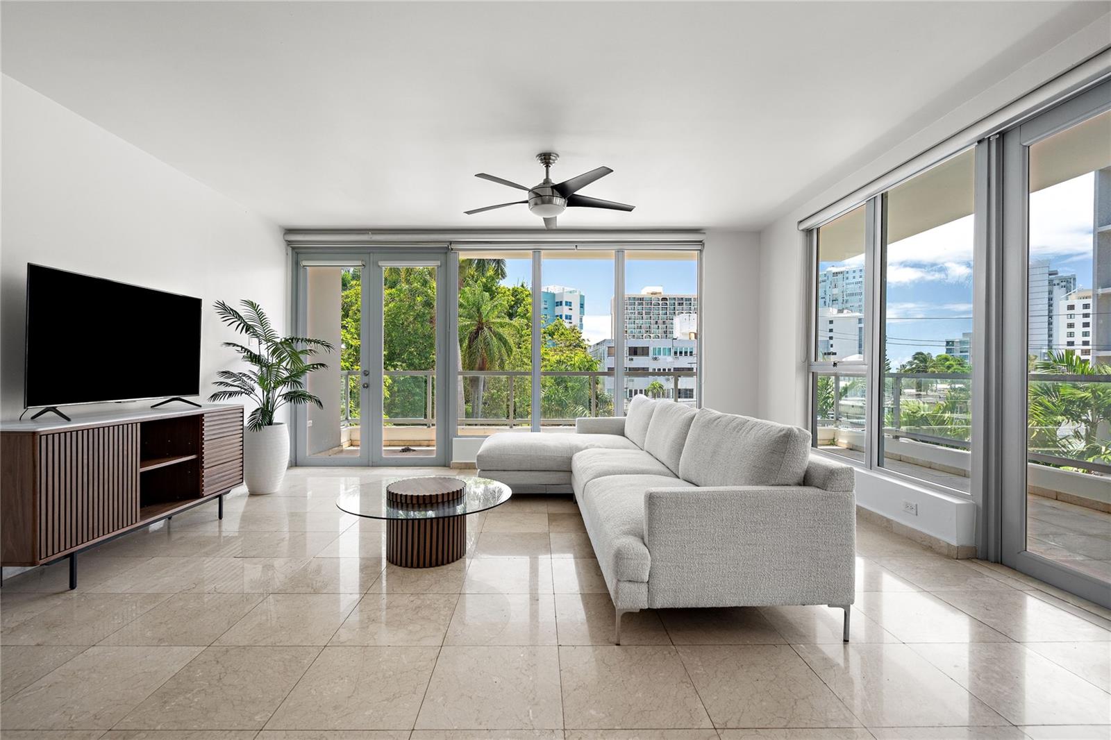 OCEAN BLUE TOWERS - Residential
